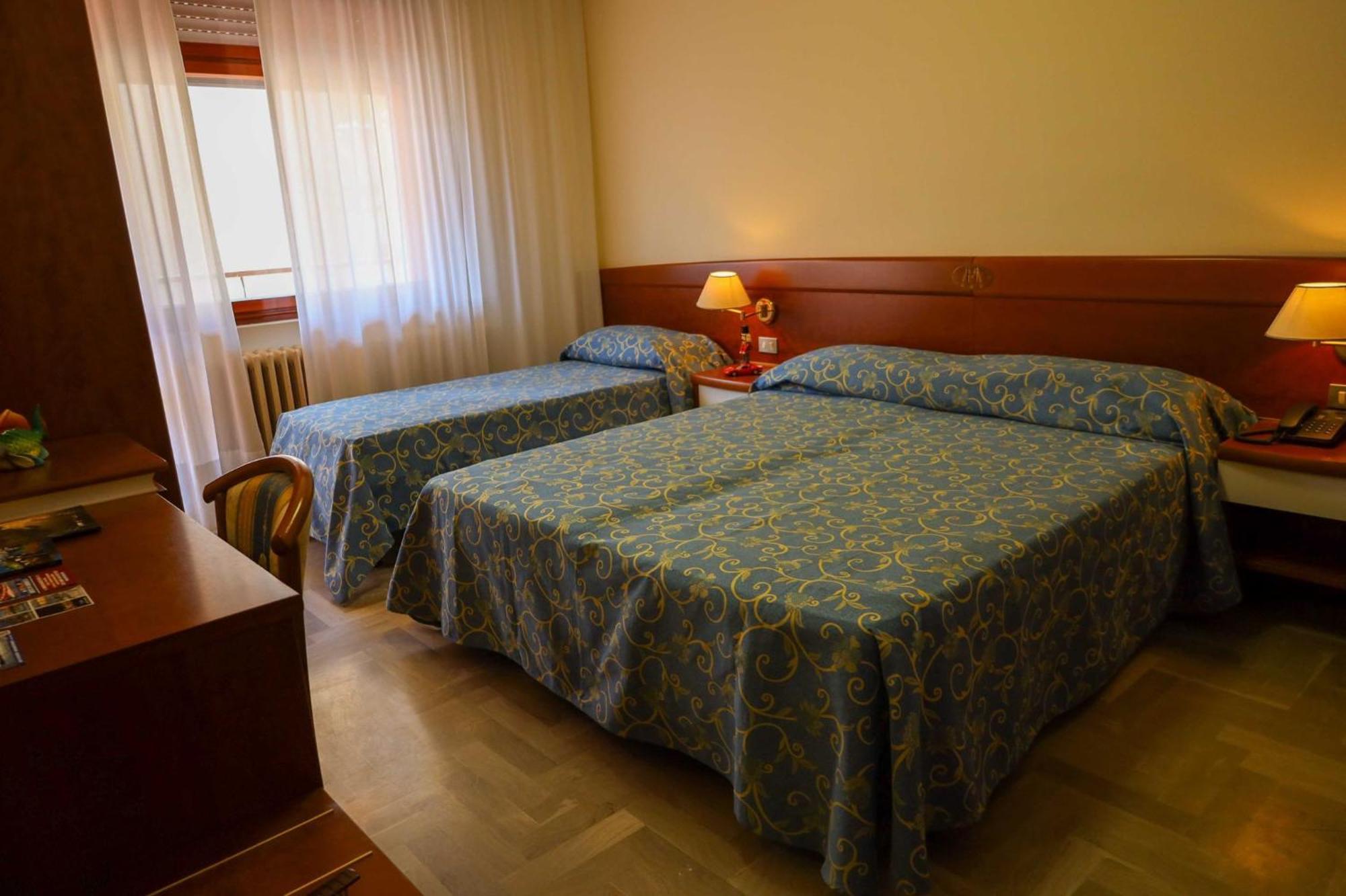 Easy Hotel Meryon Sottomarina Eksteriør bilde