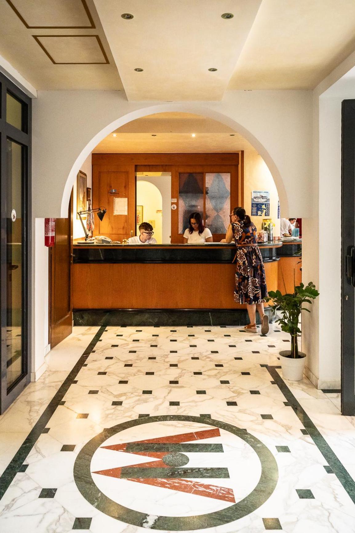 Easy Hotel Meryon Sottomarina Eksteriør bilde