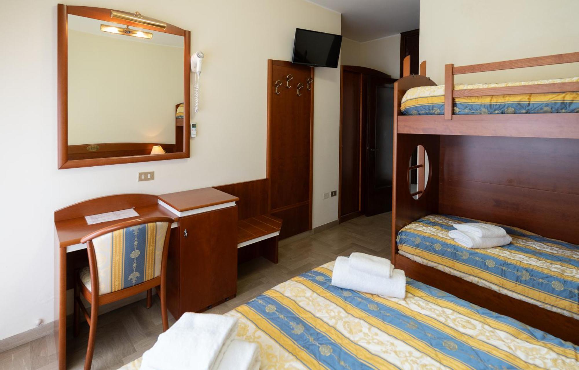 Easy Hotel Meryon Sottomarina Rom bilde