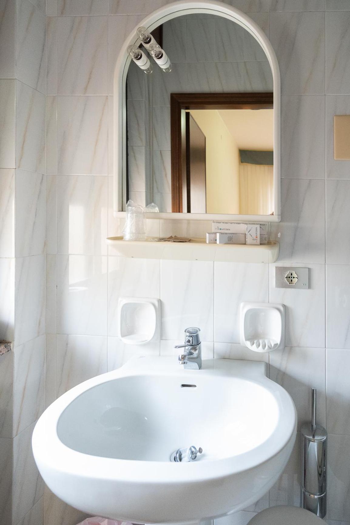 Easy Hotel Meryon Sottomarina Rom bilde