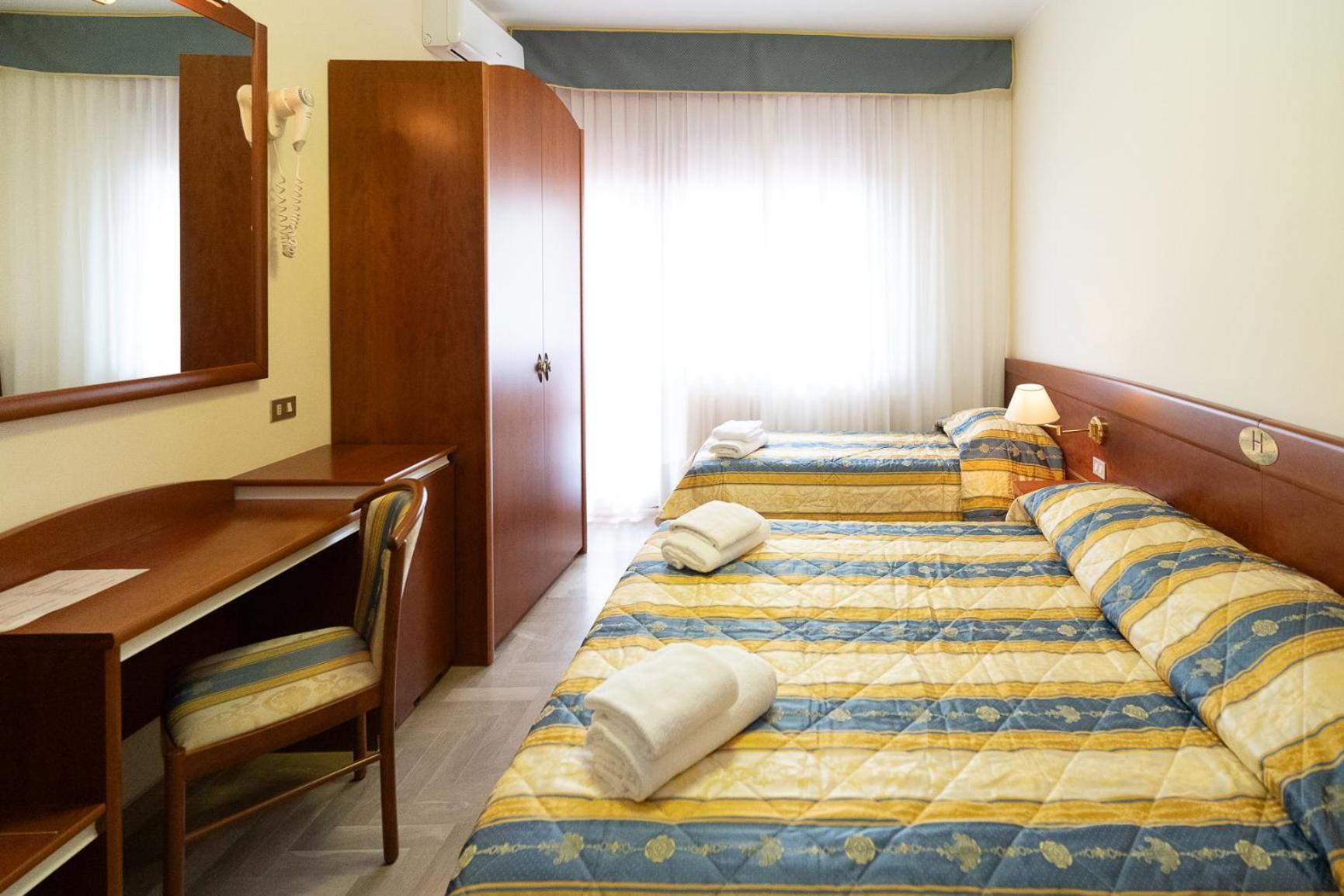 Easy Hotel Meryon Sottomarina Rom bilde