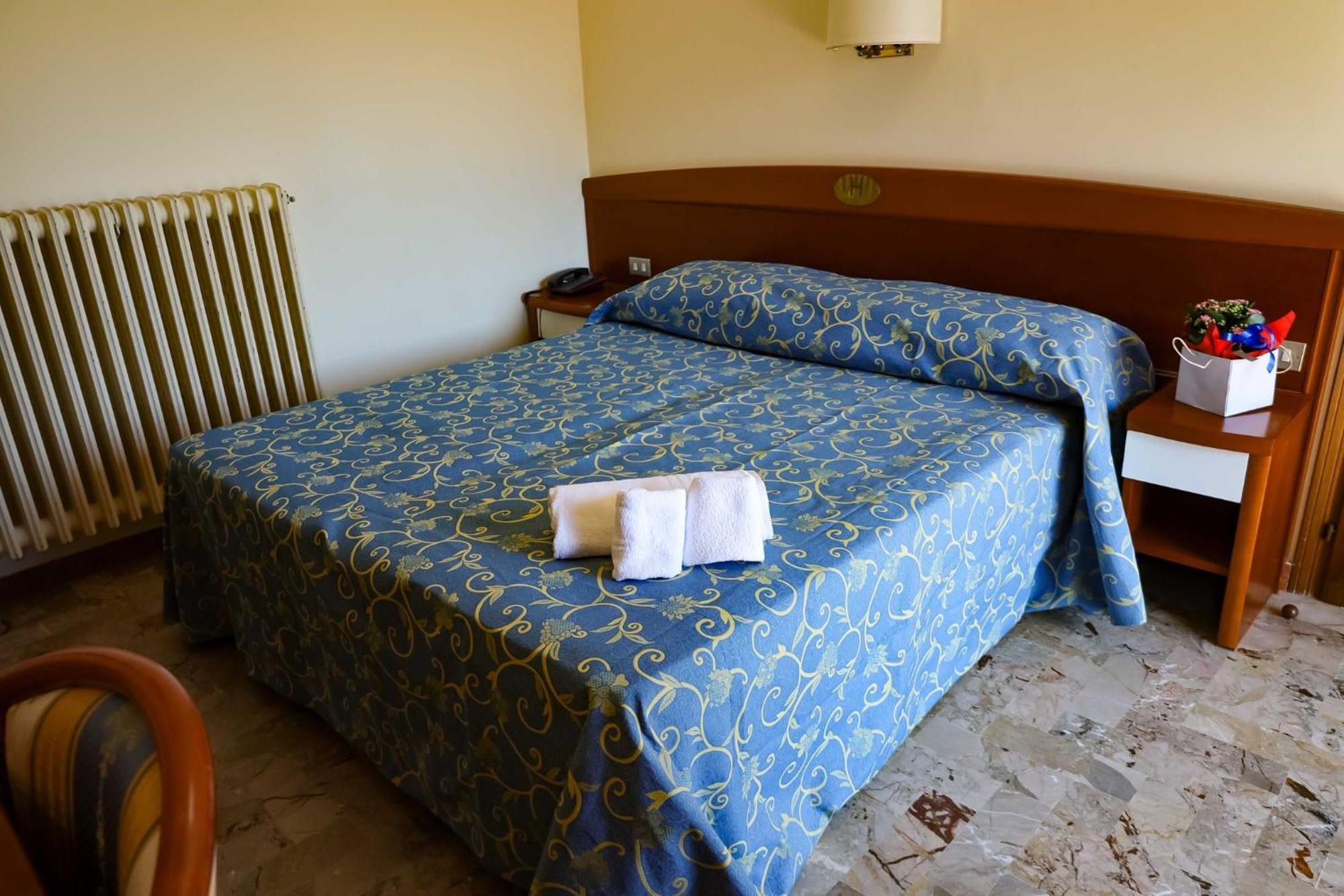 Easy Hotel Meryon Sottomarina Eksteriør bilde