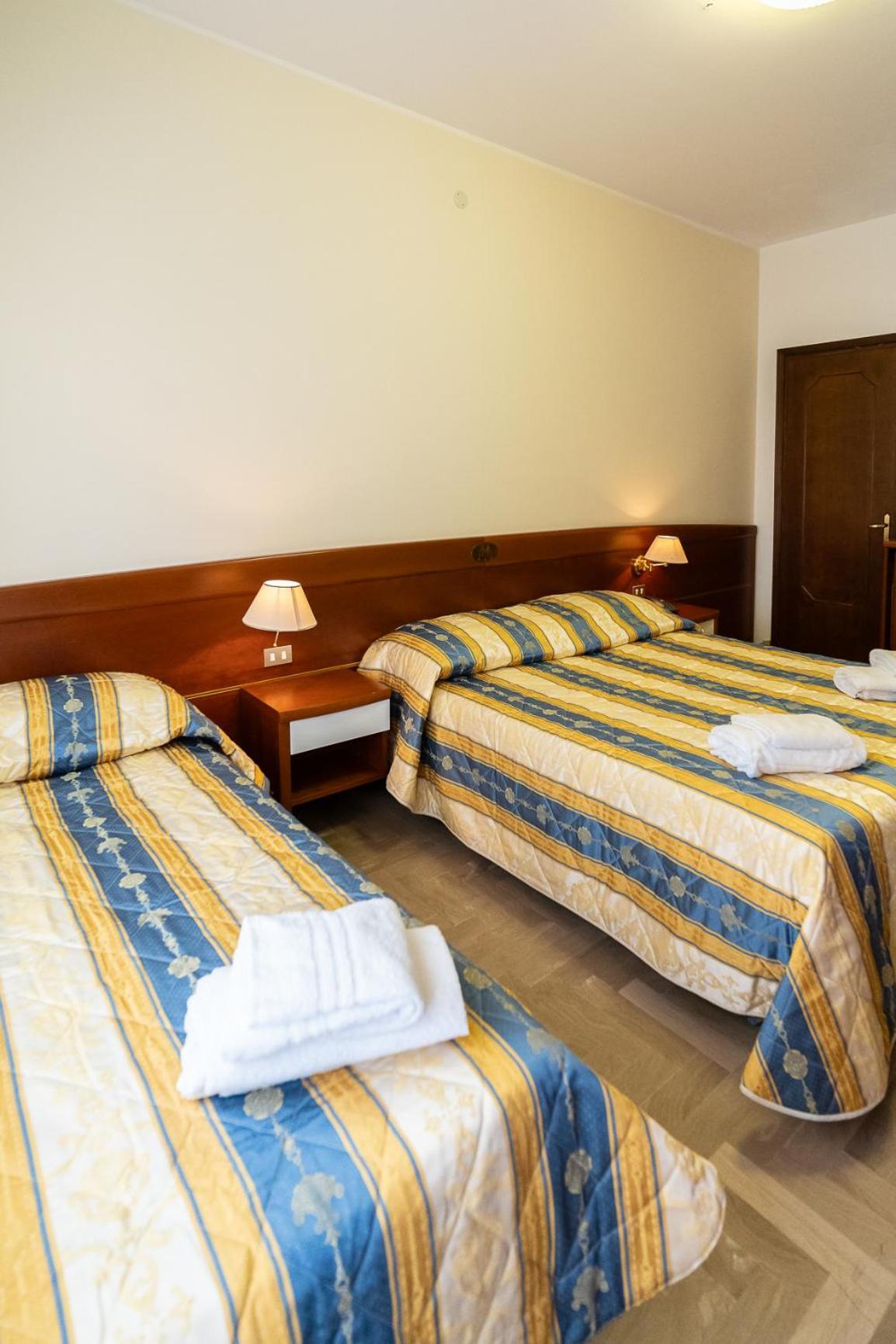 Easy Hotel Meryon Sottomarina Rom bilde