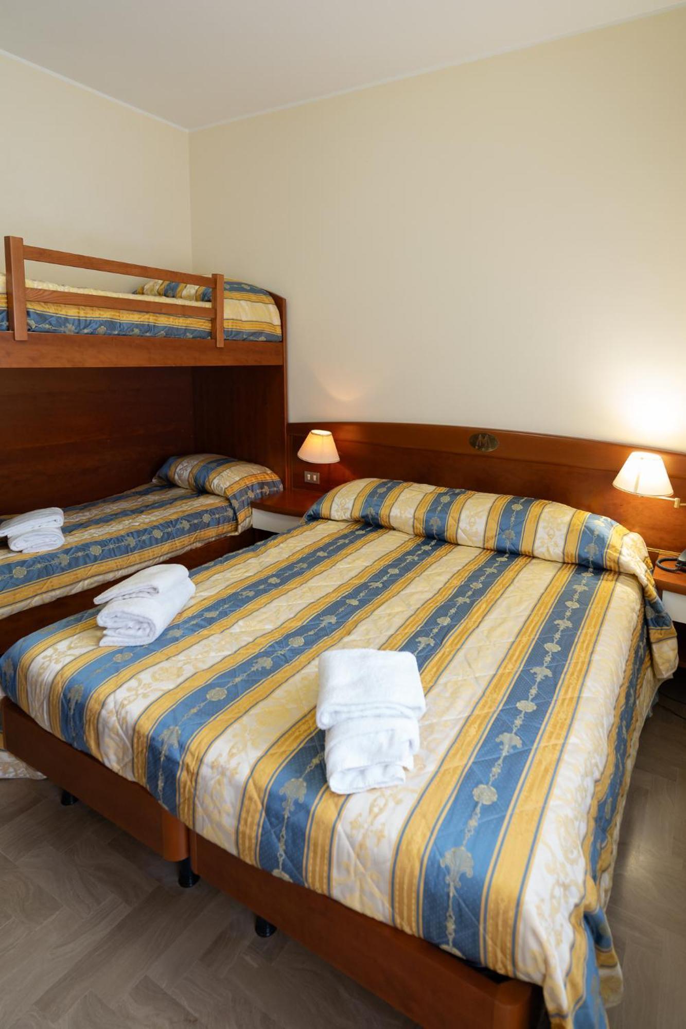 Easy Hotel Meryon Sottomarina Eksteriør bilde
