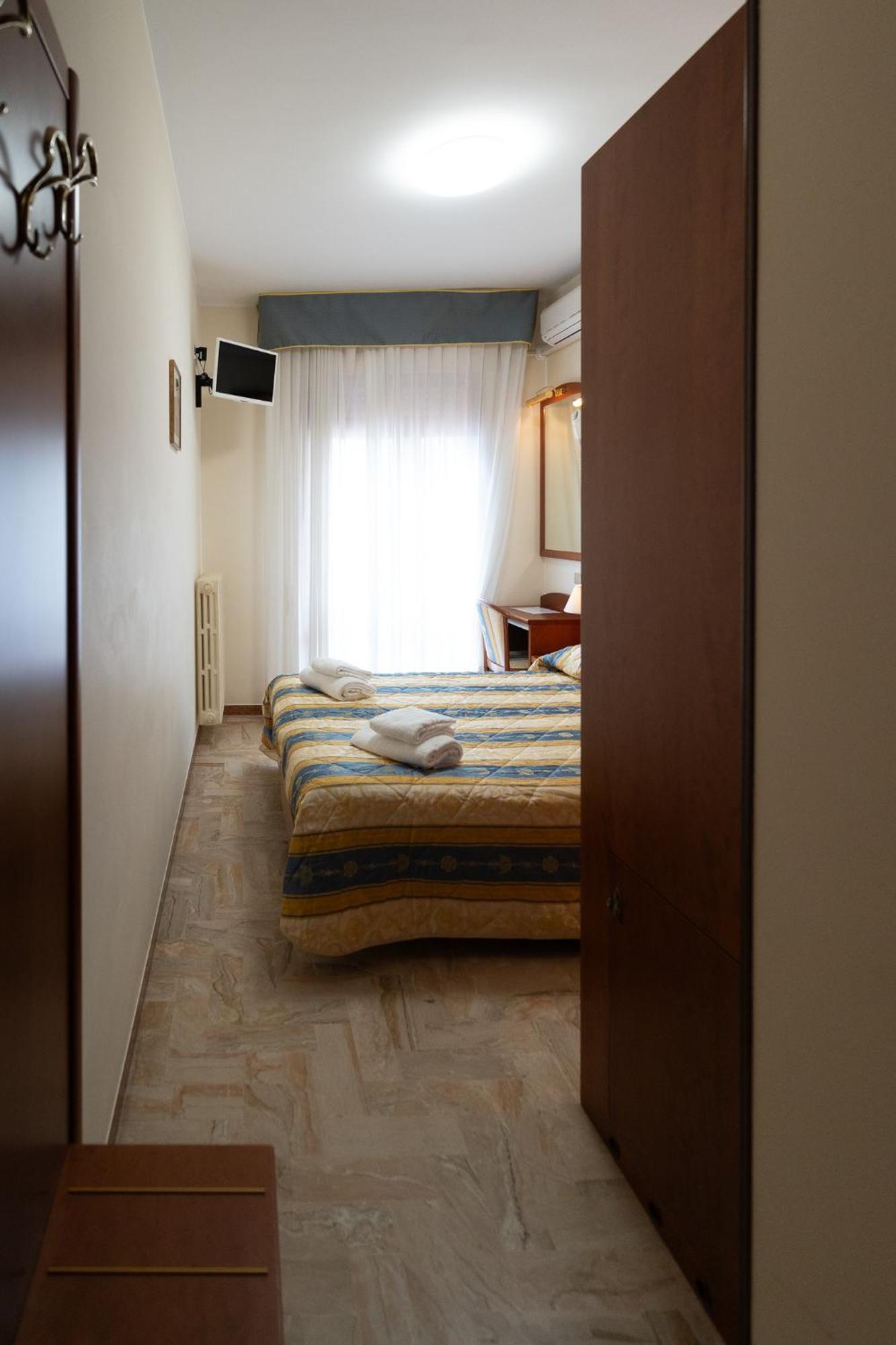 Easy Hotel Meryon Sottomarina Rom bilde