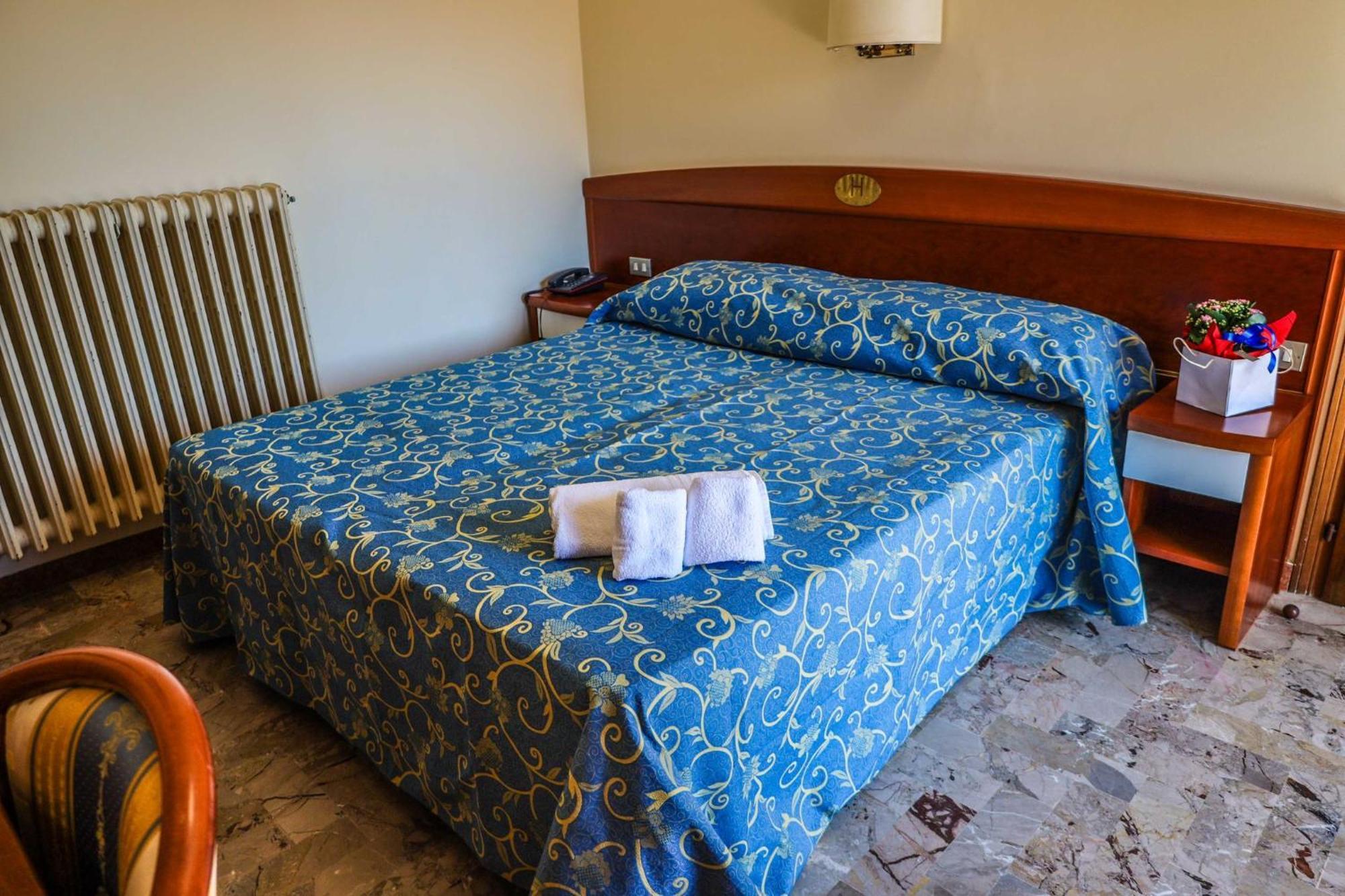 Easy Hotel Meryon Sottomarina Eksteriør bilde
